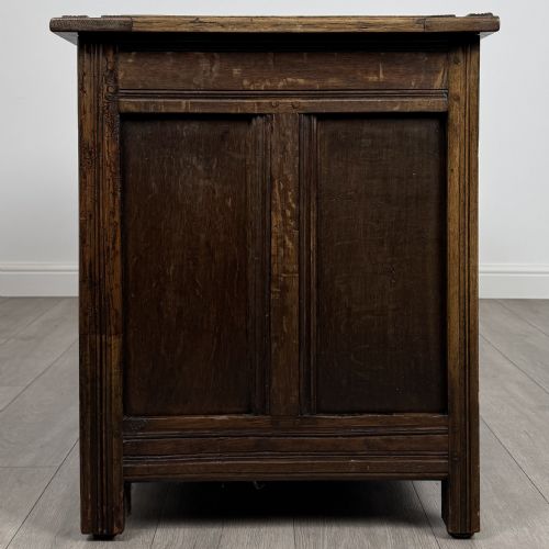 ANTIQUE 18TH CENTURY GOOD QUALITY CARVED OAK COFFER - ADDITIONAL PHOTO 2