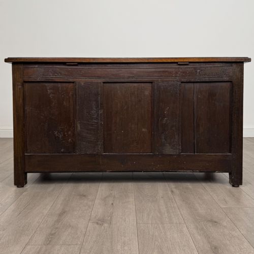 ANTIQUE 18TH CENTURY GOOD QUALITY CARVED OAK COFFER - ADDITIONAL PHOTO 4