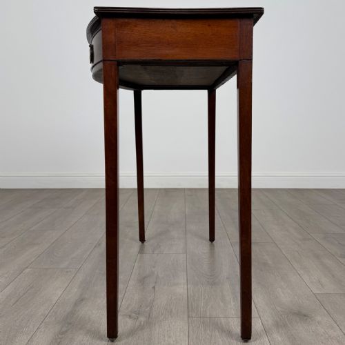 ANTIQUE 18TH CENTURY BOW FRONT WRITING TABLE IN MAHOGANY - ADDITIONAL PHOTO 2