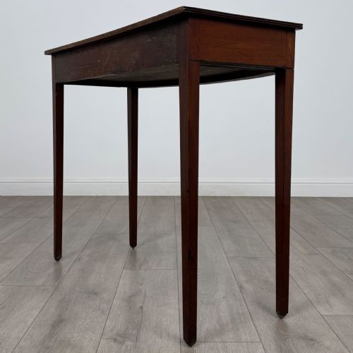 ANTIQUE 18TH CENTURY BOW FRONT WRITING TABLE IN MAHOGANY - ADDITIONAL PHOTO 4