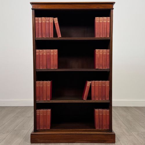 antique 19th century good quality open bookcase in mahogany - CATEGORY: ANTIQUE BOOKCASES - DATED VICTORIAN