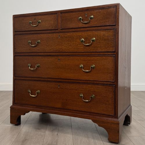 ANTIQUE 18TH CENTURY FINE QUALITY CHEST OF DRAWERS IN OAK - ADDITIONAL PHOTO 1