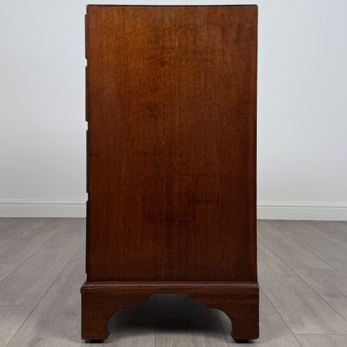 ANTIQUE 18TH CENTURY FINE QUALITY CHEST OF DRAWERS IN OAK - ADDITIONAL PHOTO 2