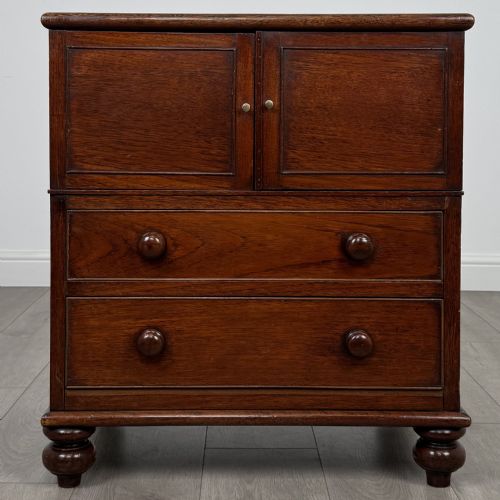 antique 18th century small oak cupboard of good quality - CATEGORY: ANTIQUE CUPBOARDS - DATED GEORGIAN