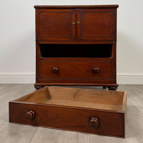 ANTIQUE 18TH CENTURY SMALL OAK CUPBOARD OF GOOD QUALITY - ADDITIONAL PHOTO 10
