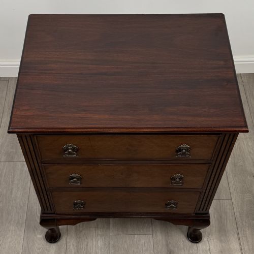 ANTIQUE 20TH CENTURY SMALL MAHOGANY CHEST OF DRAWERS - ADDITIONAL PHOTO 8