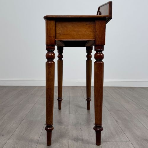 ANTIQUE 19TH CENTURY FINE QUALITY SMALL MAHOGANY SIDE TABLE - ADDITIONAL PHOTO 4