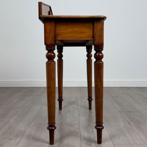 ANTIQUE 19TH CENTURY FINE QUALITY SMALL MAHOGANY SIDE TABLE - ADDITIONAL PHOTO 7