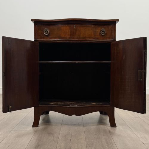 ANTIQUE 19TH CENTURY SERPENTINE CUPBOARD IN MAHOGANY - ADDITIONAL PHOTO 1