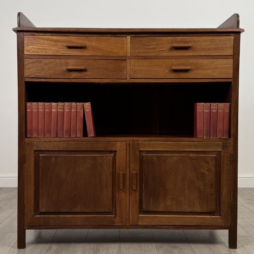 antique 20th century good quality cupboard in walnut - CATEGORY: ANTIQUE CABINETS - DATED EDWARDIAN