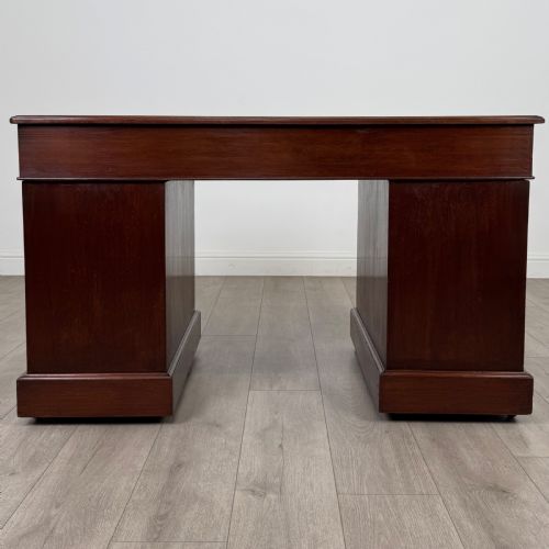 ANTIQUE 19TH CENTURY GOOD QUALITY PEDESTAL DESK IN MAHOGANY - ADDITIONAL PHOTO 4