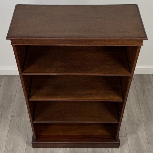 ANTIQUE 20TH CENTURY OPEN BOOKCASE IN MAHOGANY - ADDITIONAL PHOTO 9