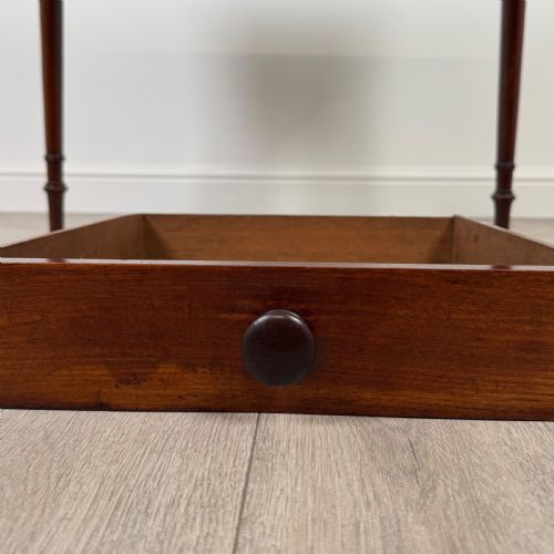 ANTIQUE 19TH CENTURY FINE QUALITY WRITING TABLE IN MAHOGANY - ADDITIONAL PHOTO 11