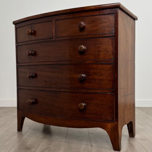 ANTIQUE 18TH CENTURY BOW FRONT CHEST OF DRAWERS IN MAHOGANY - ADDITIONAL PHOTO 1