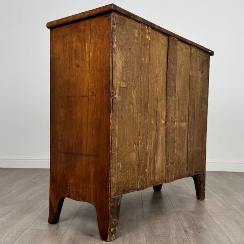 ANTIQUE 18TH CENTURY BOW FRONT CHEST OF DRAWERS IN MAHOGANY - ADDITIONAL PHOTO 3