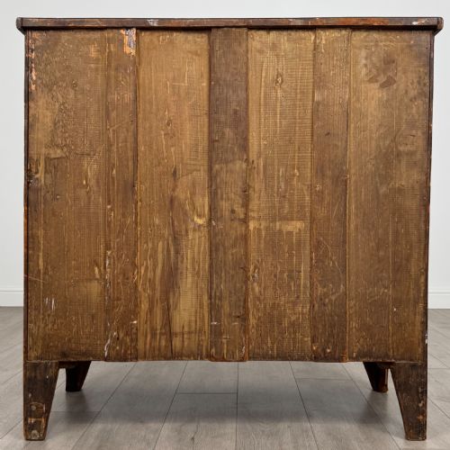 ANTIQUE 18TH CENTURY BOW FRONT CHEST OF DRAWERS IN MAHOGANY - ADDITIONAL PHOTO 4