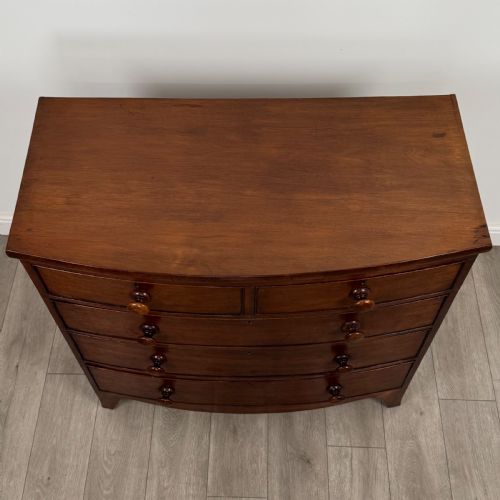 ANTIQUE 18TH CENTURY BOW FRONT CHEST OF DRAWERS IN MAHOGANY - ADDITIONAL PHOTO 9