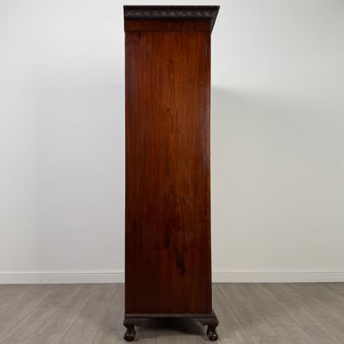 ANTIQUE 18TH CENTURY FINE QUALITY WARDROBE IN MAHOGANY - ADDITIONAL PHOTO 7