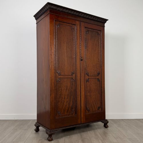 ANTIQUE 18TH CENTURY FINE QUALITY WARDROBE IN MAHOGANY - ADDITIONAL PHOTO 8