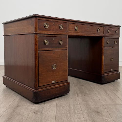 ANTIQUE 19TH CENTURY GOOD QUALITY PEDESTAL DESK IN MAHOGANY - ADDITIONAL PHOTO 7