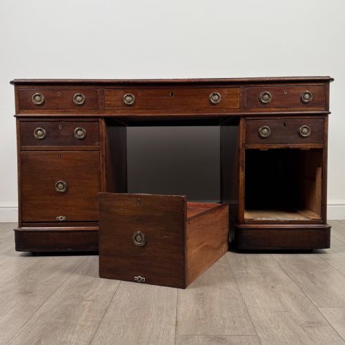 ANTIQUE 19TH CENTURY GOOD QUALITY PEDESTAL DESK IN MAHOGANY - ADDITIONAL PHOTO 9