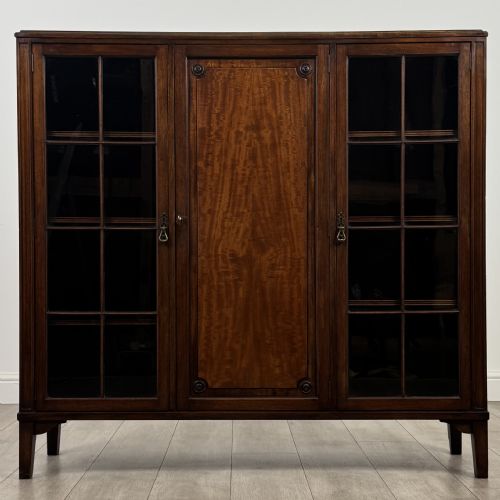 ANTIQUE 20TH CENTURY FINE QUALITY DISPLAY CABINET IN MAHOGANY - ADDITIONAL PHOTO 1