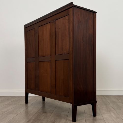 ANTIQUE 20TH CENTURY FINE QUALITY DISPLAY CABINET IN MAHOGANY - ADDITIONAL PHOTO 7
