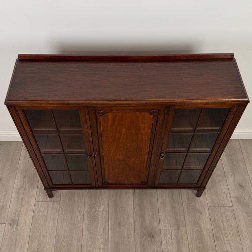 ANTIQUE 20TH CENTURY FINE QUALITY DISPLAY CABINET IN MAHOGANY - ADDITIONAL PHOTO 10