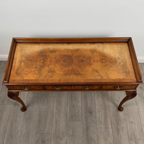 ANTIQUE 19TH CENTURY FINE QUALITY WRITING TABLE IN BURR WALNUT - ADDITIONAL PHOTO 8