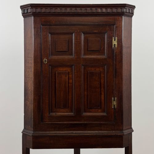 ANTIQUE 18TH CENTURY GOOD QUALITY CORNER CABINET IN OAK - ADDITIONAL PHOTO 3