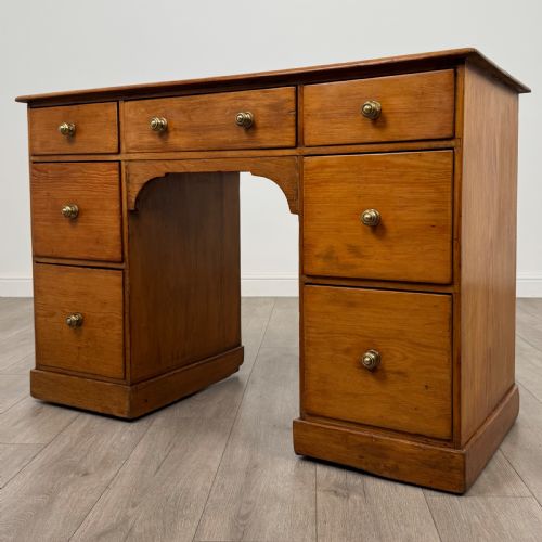 ANTIQUE 19TH CENTURY GOOD QUALITY PINE KNEEHOLE DESK - ADDITIONAL PHOTO 2