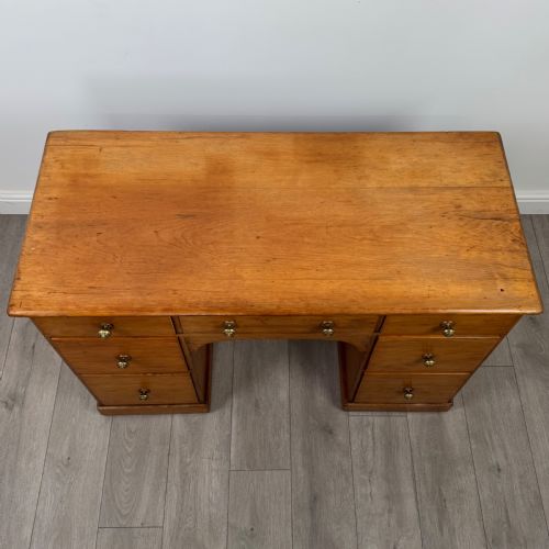 ANTIQUE 19TH CENTURY GOOD QUALITY PINE KNEEHOLE DESK - ADDITIONAL PHOTO 9