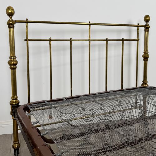 ANTIQUE 19TH CENTURY FINE QUALITY BRASS DOUBLE BED - ADDITIONAL PHOTO 4