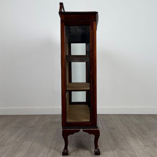 ANTIQUE 20TH CENTURY GOOD QUALITY DISPLAY CABINET IN MAHOGANY - ADDITIONAL PHOTO 8