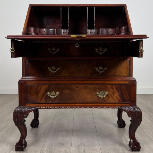 ANTIQUE 20TH CENTURY FINE QUALITY BUREAU IN MAHOGANY - ADDITIONAL PHOTO 1