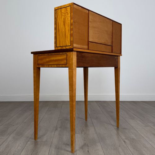 ANTIQUE 20TH CENTURY FINE QUALITY SATINWOOD WRITING TABLE - ADDITIONAL PHOTO 4