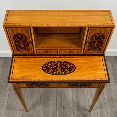 ANTIQUE 20TH CENTURY FINE QUALITY SATINWOOD WRITING TABLE - ADDITIONAL PHOTO 9