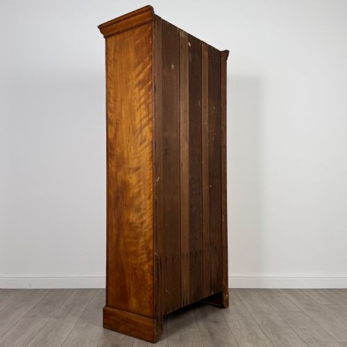 ANTIQUE 20TH CENTURY FINE QUALITY WARDROBE IN BURR WALNUT - ADDITIONAL PHOTO 4