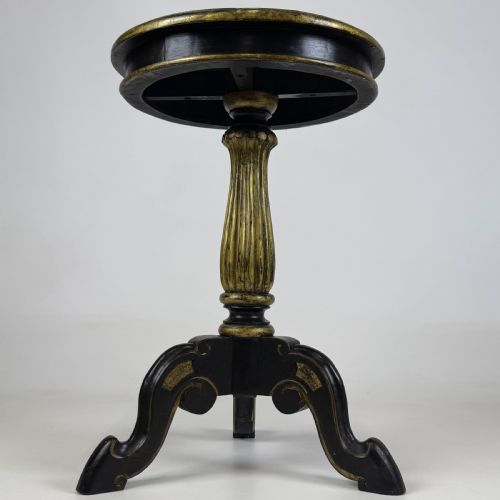 ANTIQUE 20TH CENTURY SMALL PAINTED SIDE TABLE - ADDITIONAL PHOTO 1