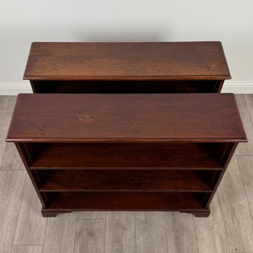 ANTIQUE 20TH CENTURY PAIR OF OPEN BOOKCASES IN MAHOGANY - ADDITIONAL PHOTO 11