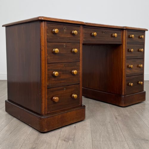 ANTIQUE 19TH CENTURY GOOD QUALITY KNEEHOLE DESK IN MAHOGANY - ADDITIONAL PHOTO 8