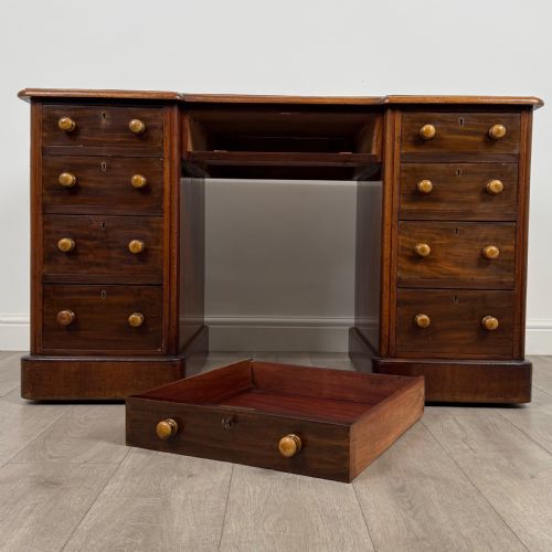 ANTIQUE 19TH CENTURY GOOD QUALITY KNEEHOLE DESK IN MAHOGANY - ADDITIONAL PHOTO 9