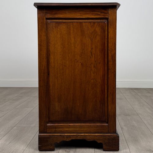 ANTIQUE 20TH CENTURY FINE QUALITY DRESSER BASE IN OAK - ADDITIONAL PHOTO 8