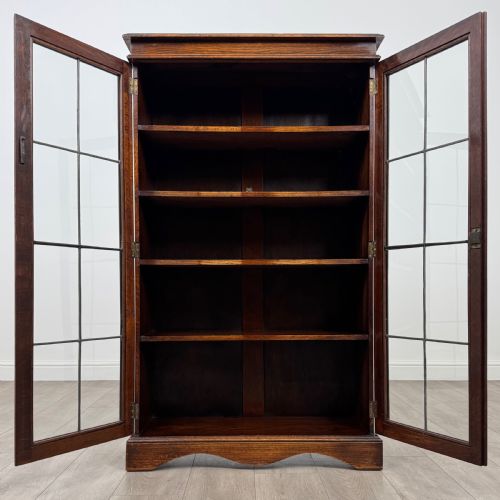 ANTIQUE 20TH CENTURY OAK DISPLAY CABINET OF GOOD QUALITY - ADDITIONAL PHOTO 1