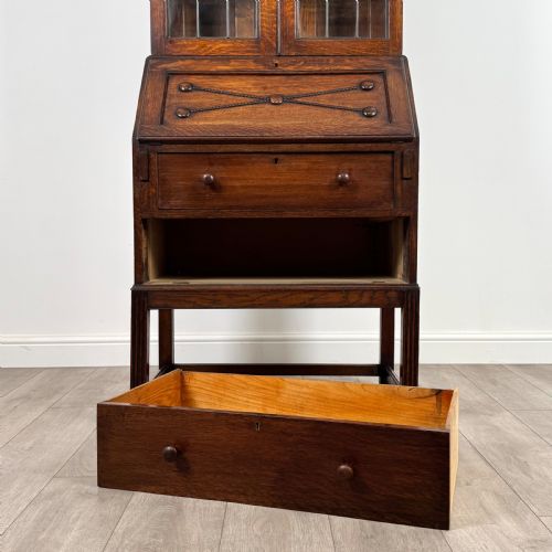 ANTIQUE 20TH CENTURY JACOBEAN STYLE BUREAU BOOKCASE IN OAK - ADDITIONAL PHOTO 10