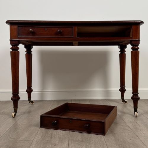 ANTIQUE 19TH CENTURY GOOD QUALITY WRITING TABLE IN MAHOGANY - ADDITIONAL PHOTO 9