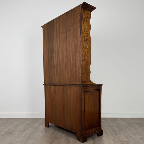 ANTIQUE 20TH CENTURY FINE QUALITY DRESSER IN OAK - ADDITIONAL PHOTO 6