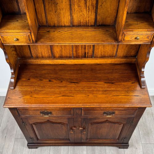 ANTIQUE 20TH CENTURY FINE QUALITY DRESSER IN OAK - ADDITIONAL PHOTO 9