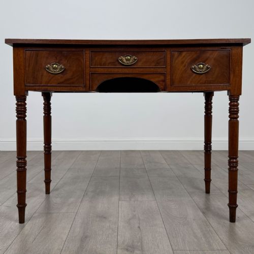 antique 19th century writing table in mahogany - CATEGORY: ANTIQUE TABLES - DATED VICTORIAN