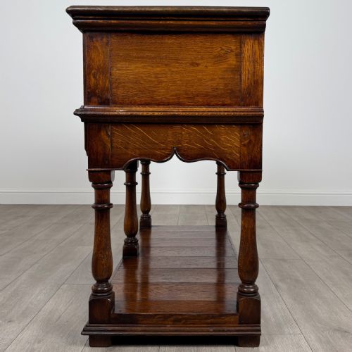 ANTIQUE 20TH CENTURY FINE QUALITY DRESSER BASE IN OAK - ADDITIONAL PHOTO 2